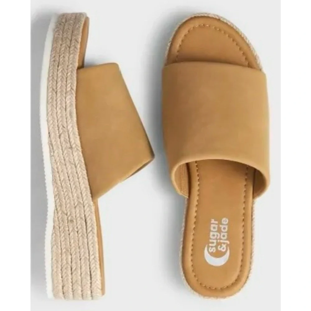 NWT The Children’s Place Sugar & Jade Tan Girl’s Slide Sandals